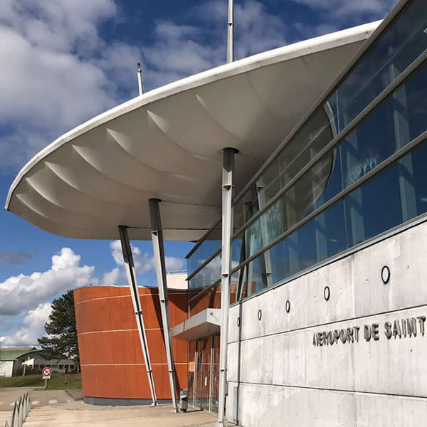 Aéroport Saint-Étienne : des dégradations lors de l’accueil des Verts qui font leur retour dans la Ligue 1